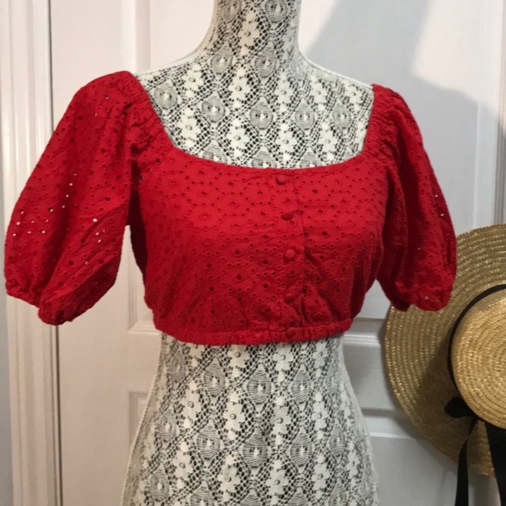 3/$30 🌺 Cropped Top - Size Small